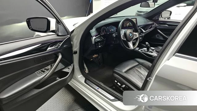 BMW 5 Series (G30) id 3936533 из Кореи 20