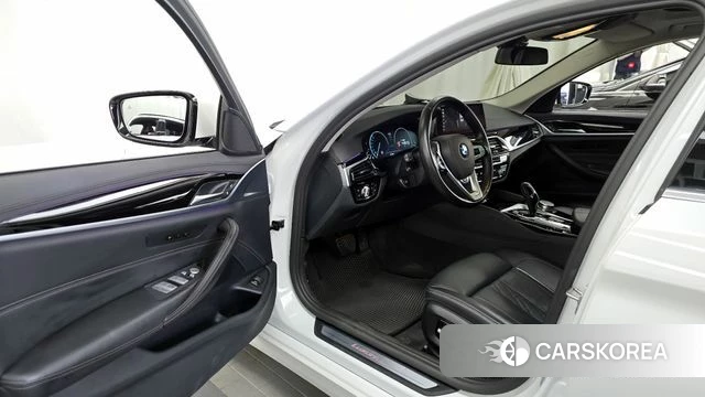 BMW 5 Series (G30) id 3844866 из Кореи 20