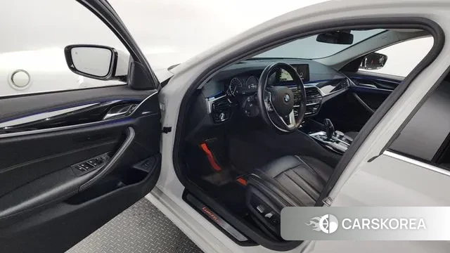 BMW 5 Series (G30) id 3220691 из Кореи 20