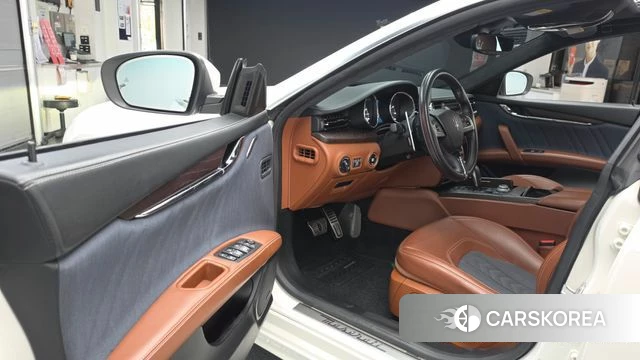 Maserati Quattroporte id 4502237 из Кореи 32