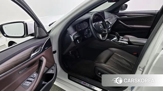 BMW 5 Series (G30) id 3626287 из Кореи 20