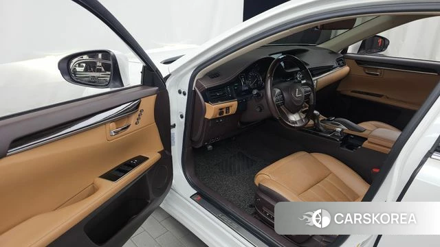 Lexus New ES300h id 4677981 из Кореи 20