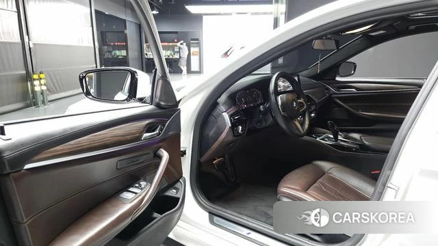 BMW 5 Series (G30) id 4609779 из Кореи 31
