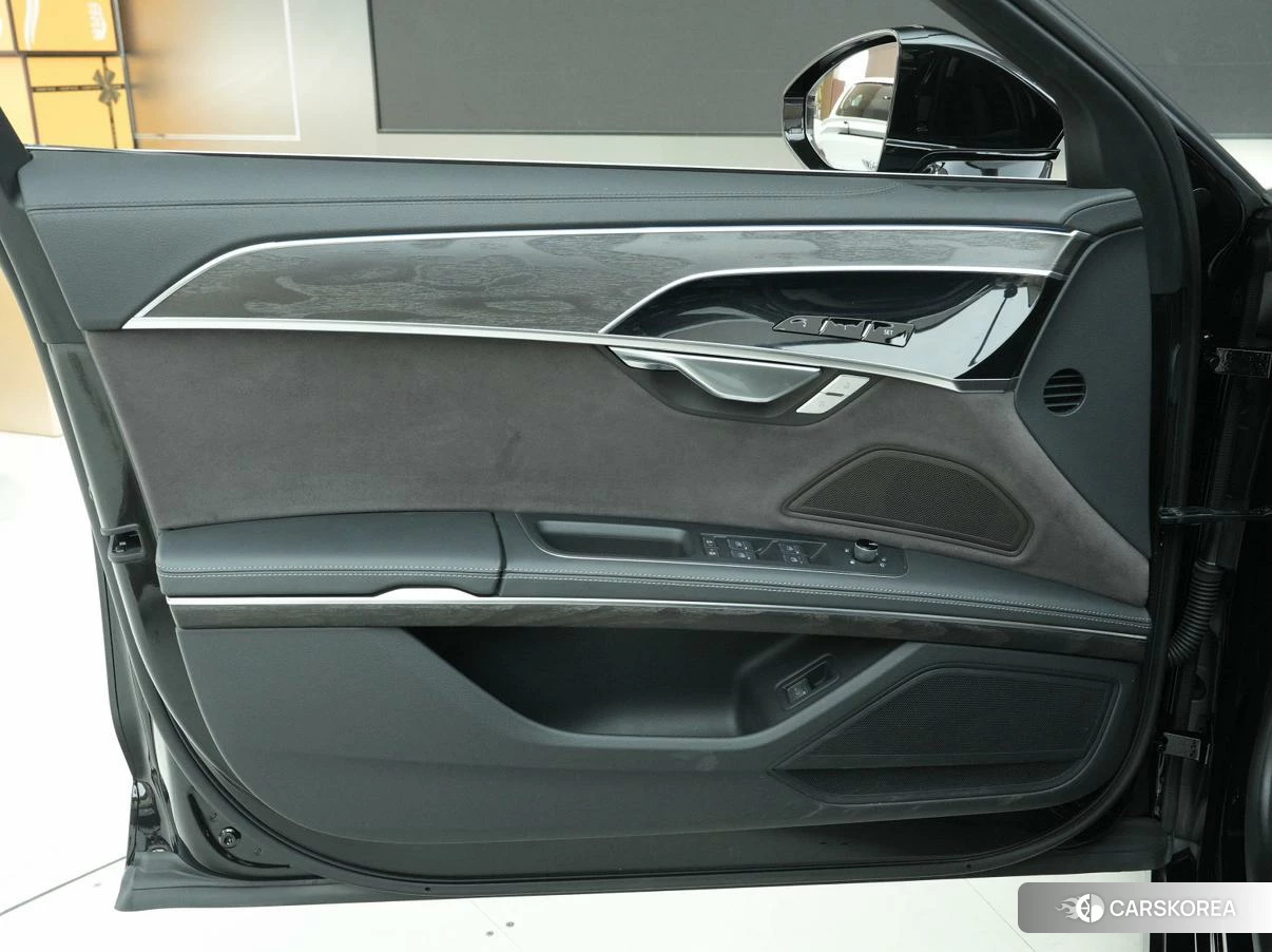 Audi A8 id 4420311 из Китая 24