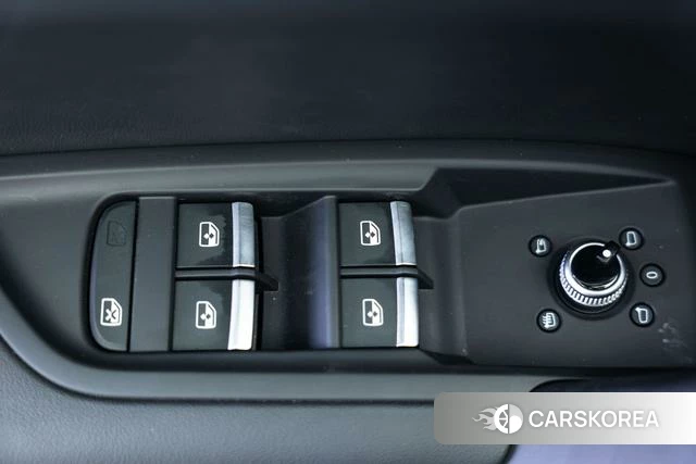 Audi Q5L id 4262217 из Китая 26
