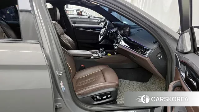 BMW 5 Series (G30) id 3671346 из Кореи 20