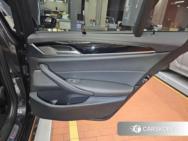 BMW 5 Series (G30) id 3935096 из Кореи 10