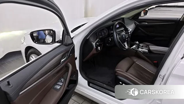 BMW 5 Series (G30) id 3089866 из Кореи 20