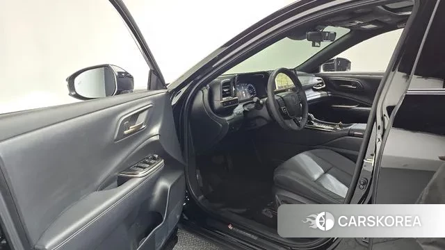 Toyota Crown Crossover id 3653747 из Кореи 20