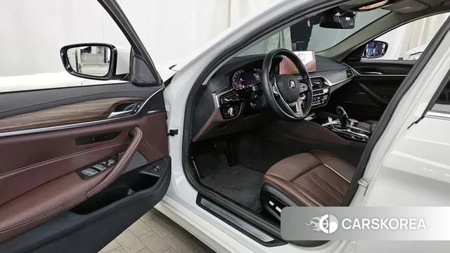 BMW 5 Series (G30) id 3487598 из Кореи 20