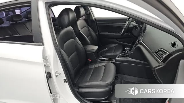 Hyundai Avante AD id 3319847 из Кореи 20