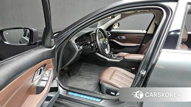 BMW 3 Series (G20) id 4355779 из Кореи 31