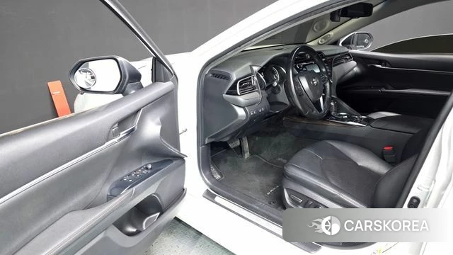 Toyota Camry (XV70) id 4490953 из Кореи 32