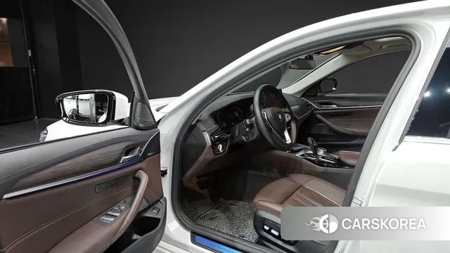 BMW 5 Series (G30) id 3640579 из Кореи 20