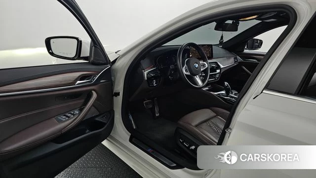 BMW 5 Series (G30) id 3885201 из Кореи 20