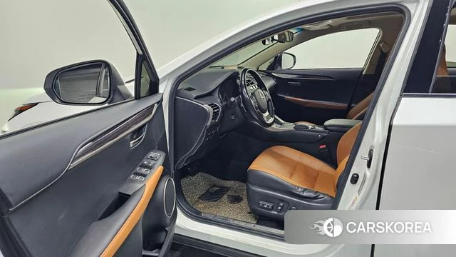 Lexus NX300h id 4435423 из Кореи 23