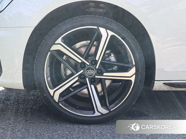 Audi A4L id 4259363 из Китая 17