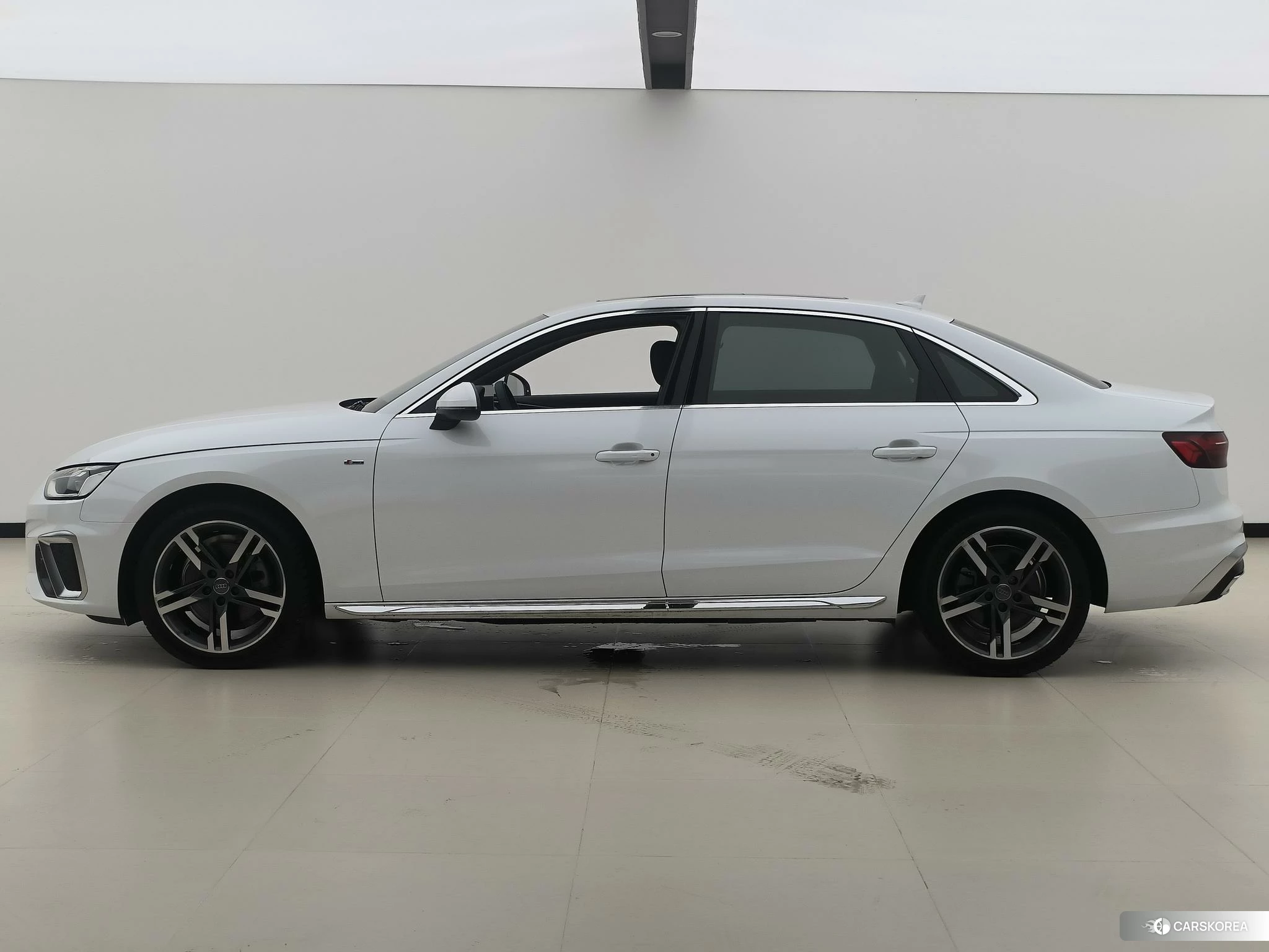 Audi A4L id 4510910 из Китая 14