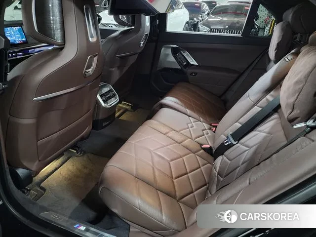 BMW 7 Series (G70) id 3776842 из Кореи 20