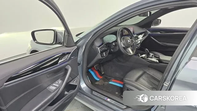 BMW 5 Series (G30) id 3402793 из Кореи 20