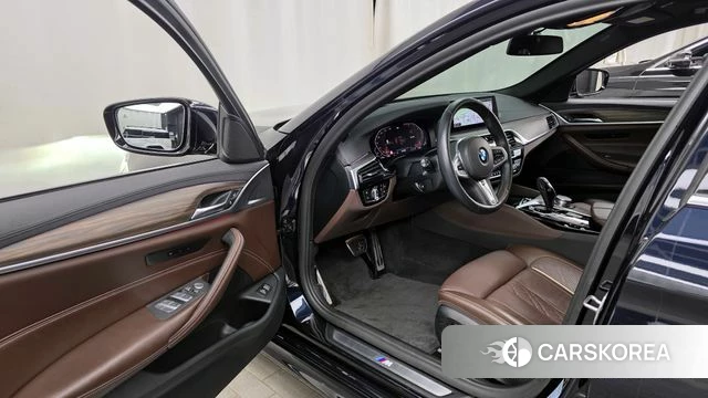 BMW 5 Series (G30) id 3872973 из Кореи 20