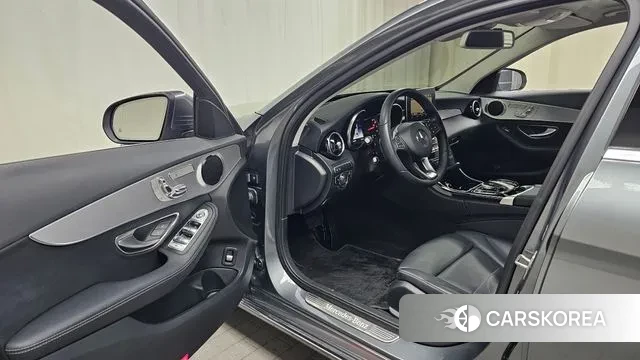 Mercedes-Benz C-Class W205 id 3703954 из Кореи 20