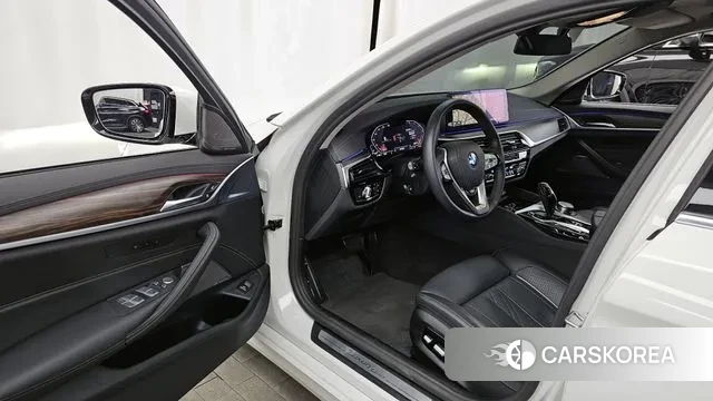 BMW 5 Series (G30) id 3649599 из Кореи 20