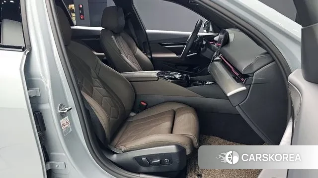 BMW 5 Series (G60) id 3436950 из Кореи 20