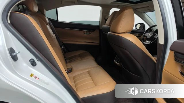 Lexus New ES300h id 4733051 из Кореи 32