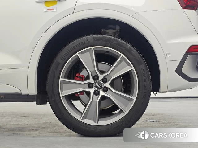 Audi Q5L Sportback id 4209530 из Китая 20