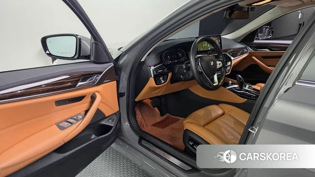 BMW 5 Series (G30) id 3843291 из Кореи 20