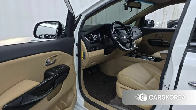 Kia All New Carnival id 4663085 из Кореи 32