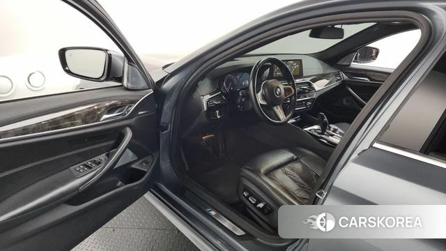 BMW 5 Series (G30) id 3925166 из Кореи 20