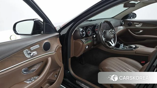 Mercedes-Benz E-Class W213 id 4642699 из Кореи 34