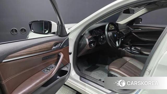 BMW 5 Series (G30) id 4390503 из Кореи 36