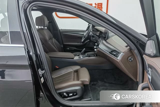 BMW 5 series PHEV id 4256912 из Китая 24