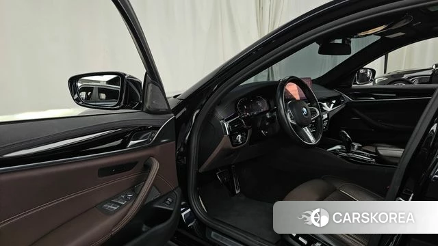 BMW 5 Series (G30) id 4835597 из Кореи 20