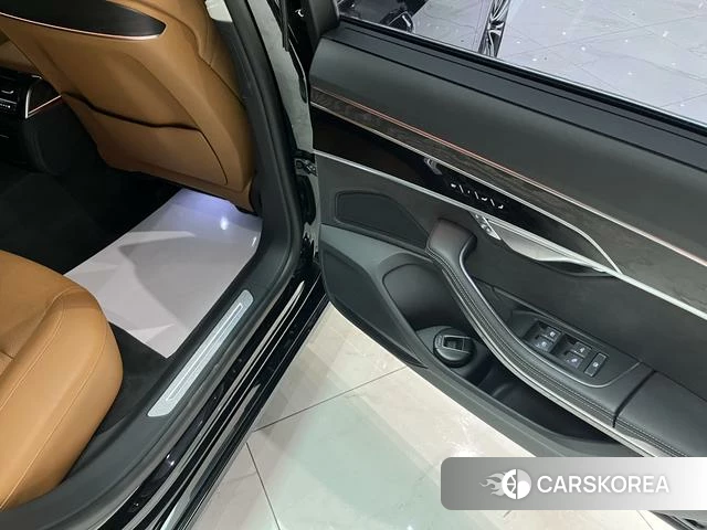 Audi A8 id 3926971 из Китая 18