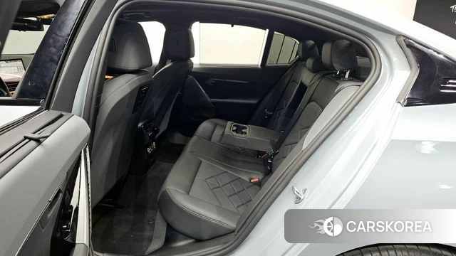 BMW 5 Series (G60) id 4222535 из Кореи 32