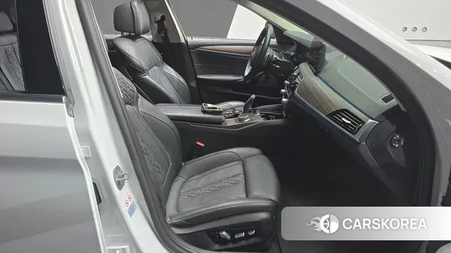 BMW 5 Series (G30) id 3645584 из Кореи 20