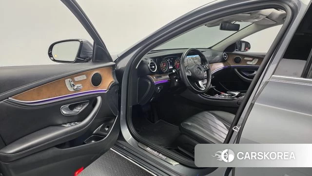 Mercedes-Benz E-Class W213 id 4459538 из Кореи 31