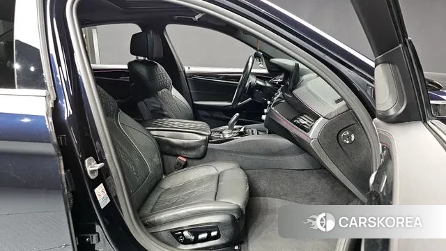 BMW 5 Series (G30) id 2989797 из Кореи 20