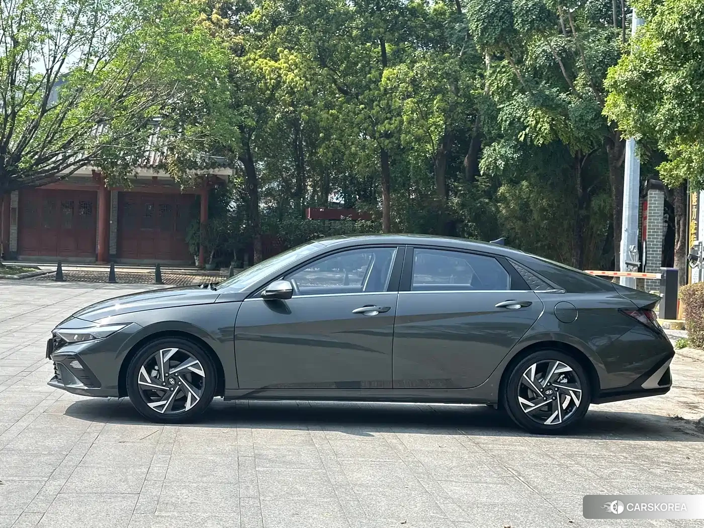 Hyundai Elantra id 4570325 из Китая 18