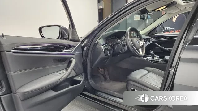 BMW 5 Series (G30) id 3713184 из Кореи 20