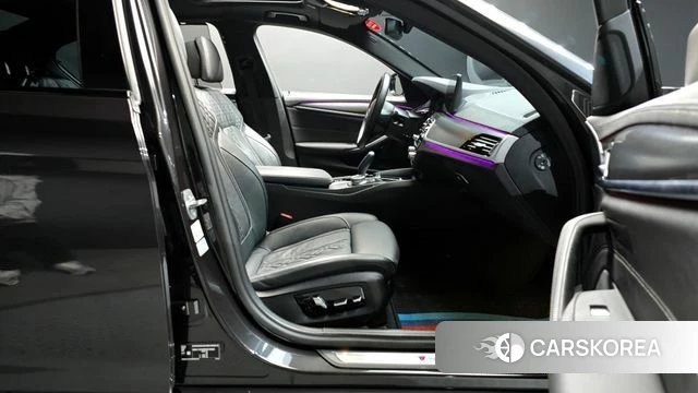 BMW 5 Series (G30) id 3842346 из Кореи 20