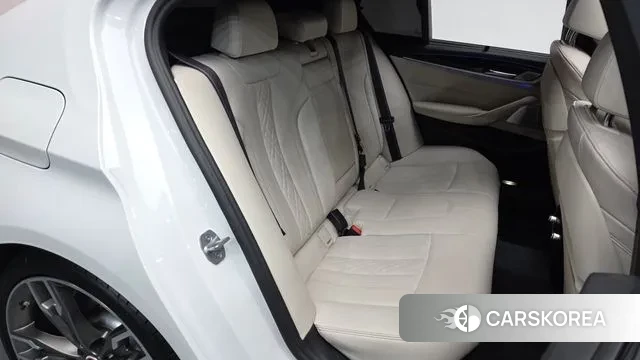 BMW 5 Series (G30) id 3452683 из Кореи 20