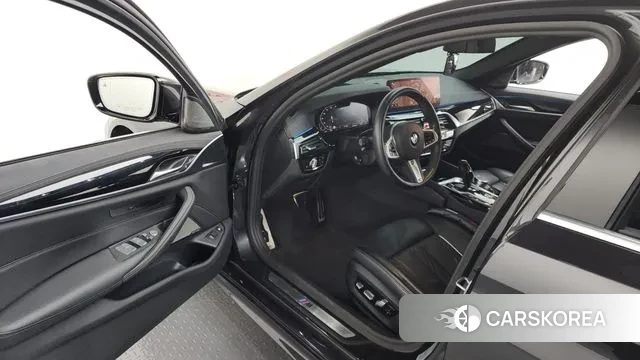 BMW 5 Series (G30) id 3422246 из Кореи 20