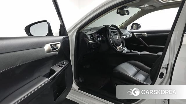 Lexus CT200h id 4378243 из Кореи 33