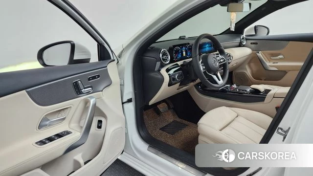 Mercedes-Benz A-Class W177 id 4245168 из Кореи 31