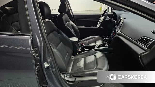 Hyundai Avante AD id 3474729 из Кореи 20